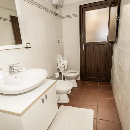 Nella Sardegna Piu Autentica, Lollovers Farma Lollove
